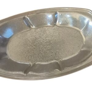 VTG National Silvers Co 13 in Oval Silver Plate Tray raised Edges Etched Floral